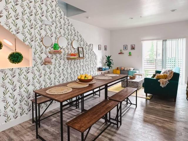 The Dacha Hostel Los Angeles Exterior photo